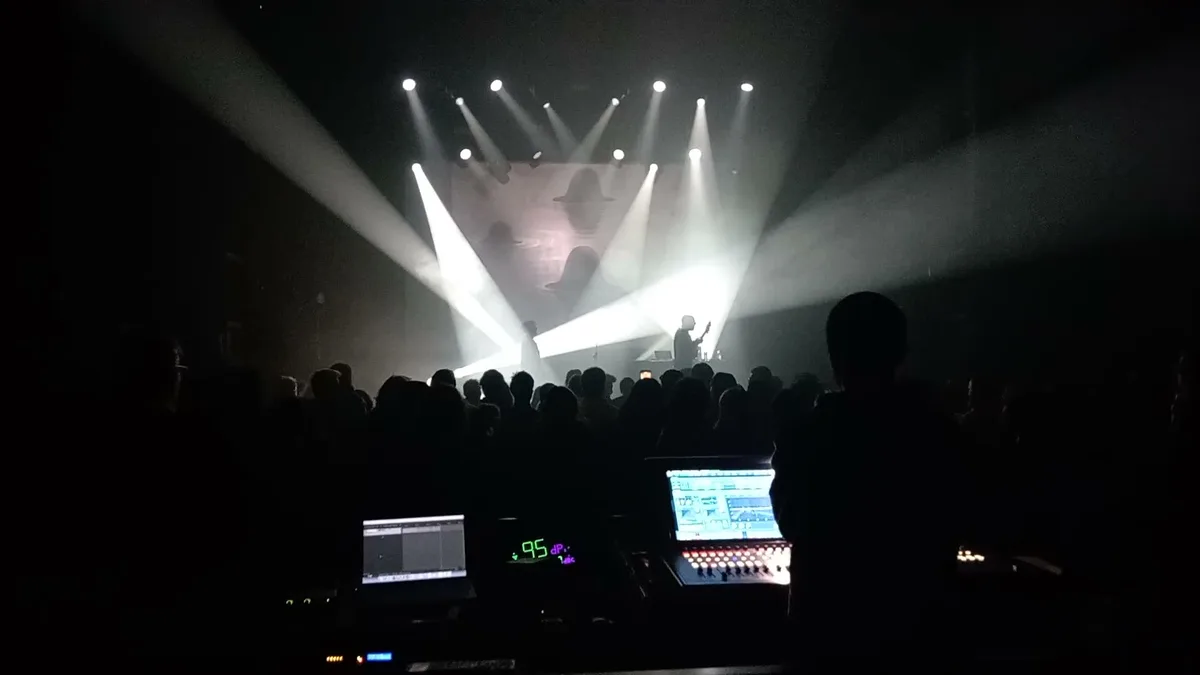 Video Mapping audio-réactif — Metronum Inouï · Ygnare, Toulouse 2026 (5)