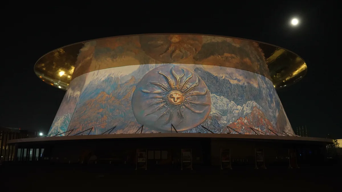 Mapping architectural audio-réactif — EXPO Hall Shining Hat · Osaka, Osaka 2025 (3)