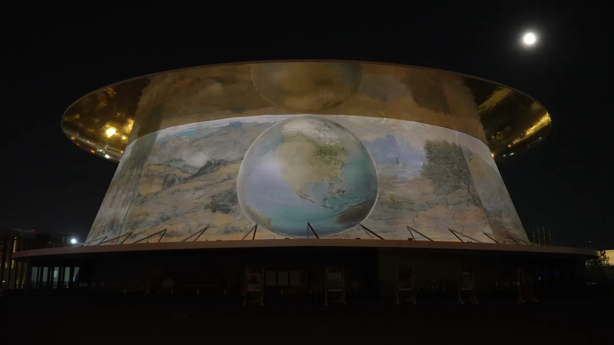 Mapping architectural audio-réactif — EXPO Hall Shining Hat · Osaka, Osaka 2025 (6)