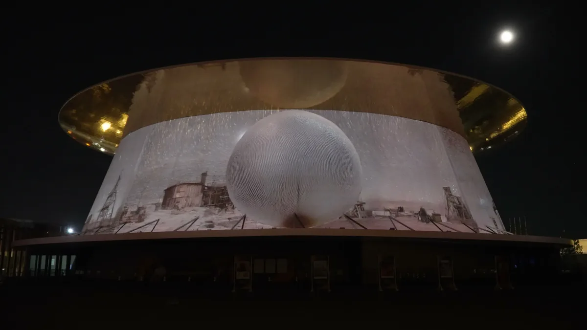 Mapping architectural audio-réactif — EXPO Hall Shining Hat · Osaka, Osaka 2025 (10)