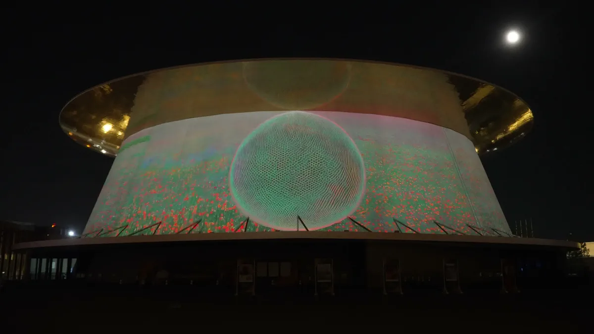 Mapping architectural audio-réactif — EXPO Hall Shining Hat · Osaka, Osaka 2025 (13)