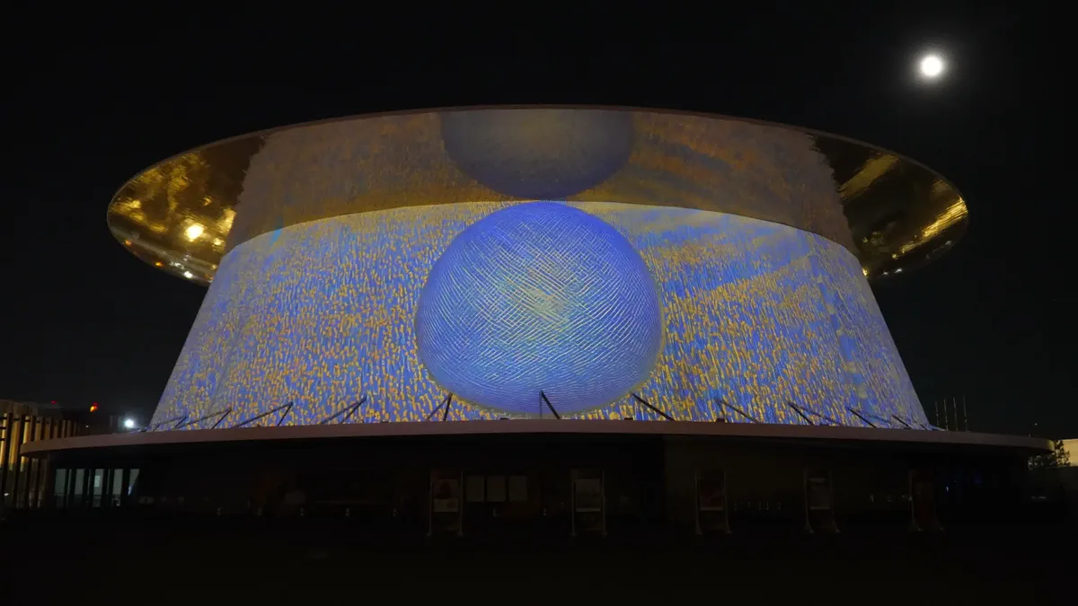 Mapping architectural audio-réactif — EXPO Hall Shining Hat · Osaka, Osaka 2025 (18)